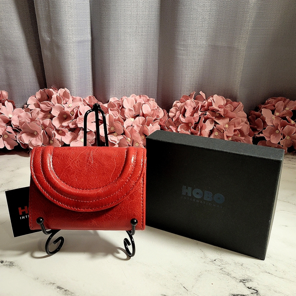 NIB RARE HOBO Int'l 'Fifi' Rouge Leather Mini Wallet